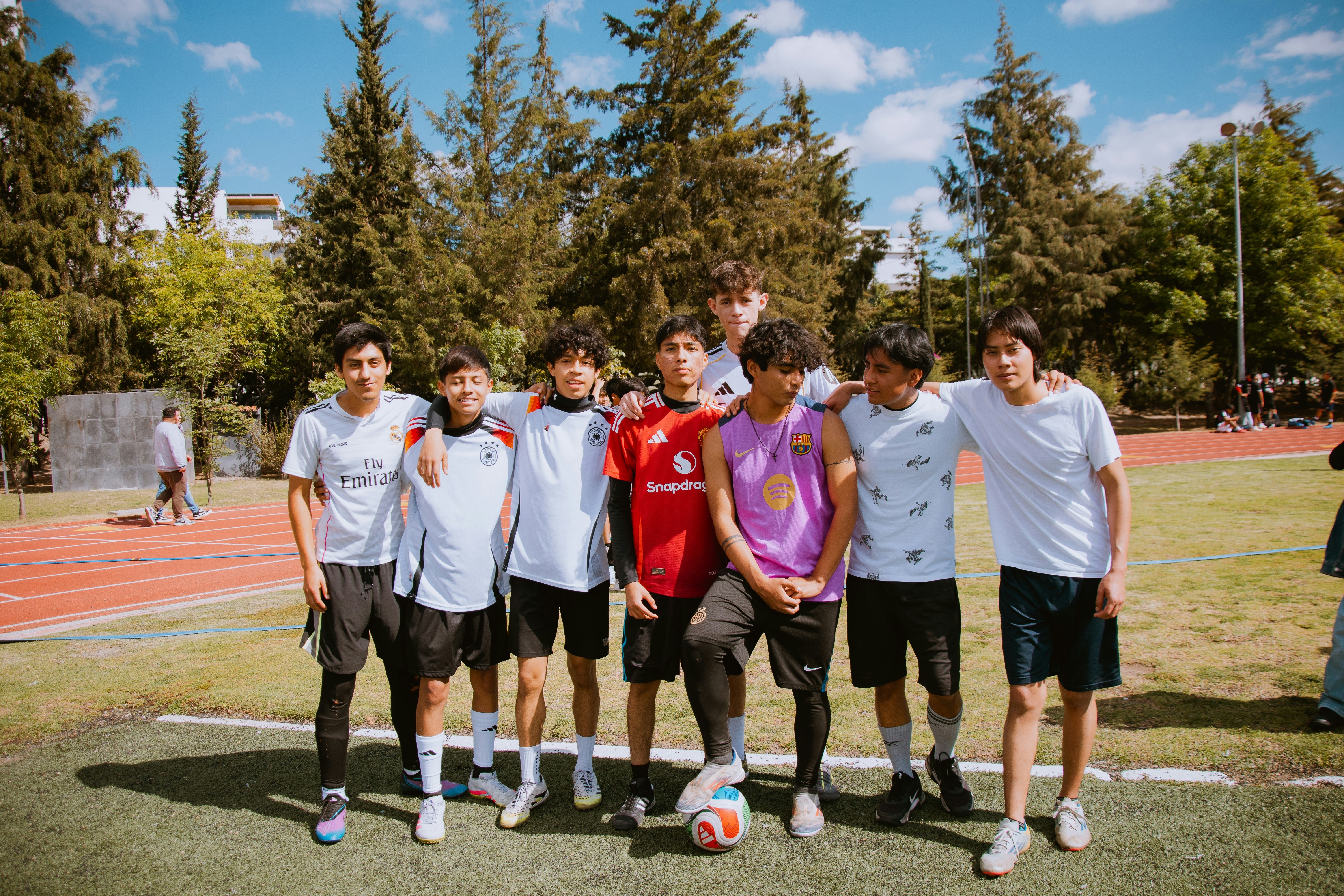 詹姆斯压哨绝杀步行者，杜兰特上演另类三节打卡丨NBA焦点